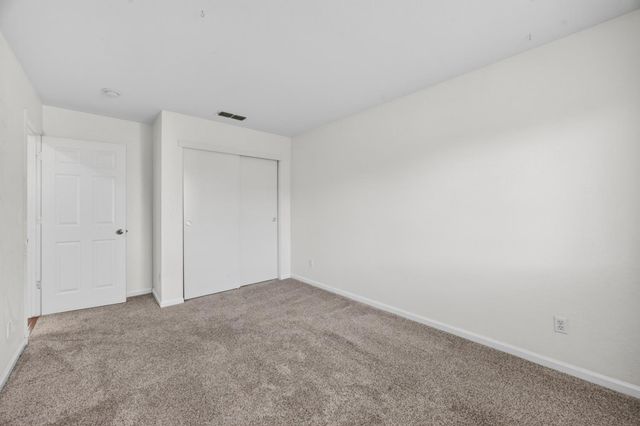 5908 Mclean Dr, Elk Grove, CA 95757