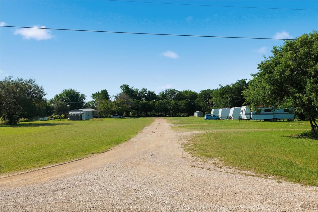 154 FRANKS VILLA, Bruceville, TX 76630