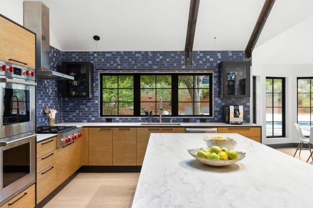 13321 La Paloma Road, Los Altos Hills, CA 94022