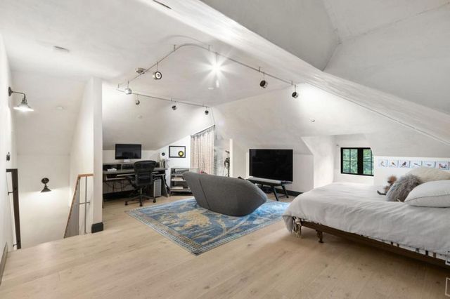 13321 La Paloma Road, Los Altos Hills, CA 94022