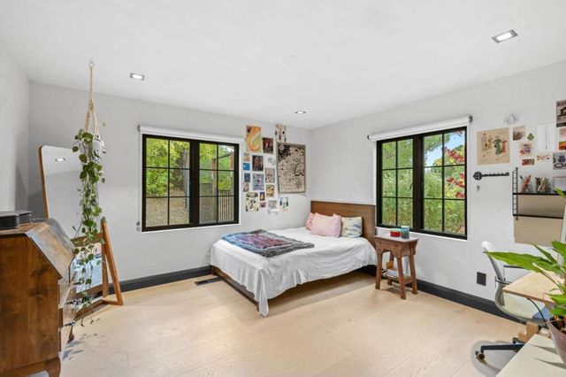 13321 La Paloma Road, Los Altos Hills, CA 94022