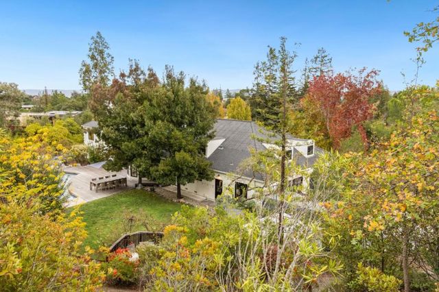 13321 La Paloma Road, Los Altos Hills, CA 94022