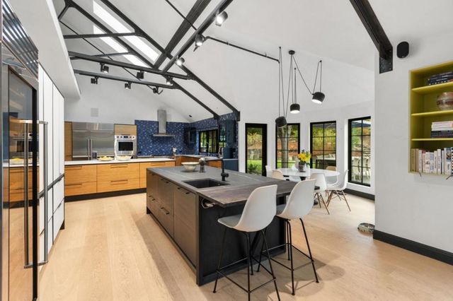 13321 La Paloma Road, Los Altos Hills, CA 94022