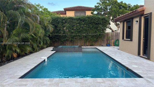 157 NE 25th Ave, Homestead, FL 33033