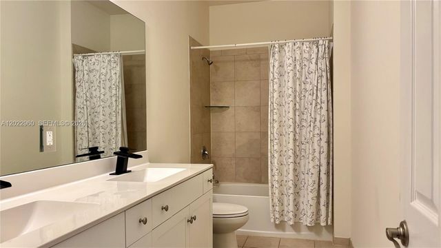 157 NE 25th Ave, Homestead, FL 33033