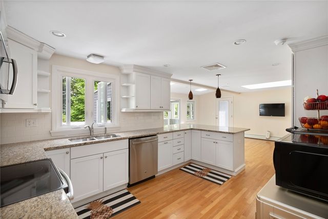20 Bullock Avenue, Barrington, RI 02806