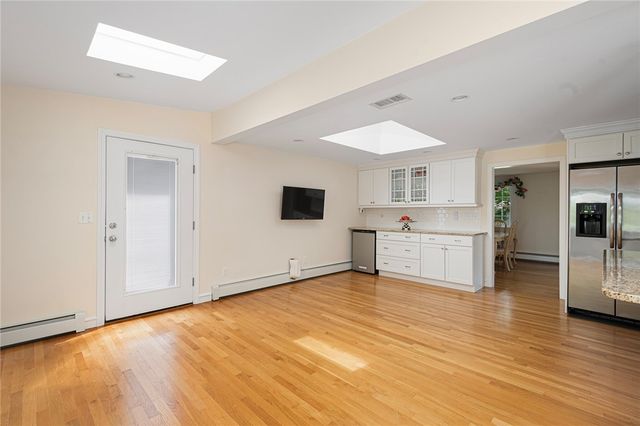 20 Bullock Avenue, Barrington, RI 02806