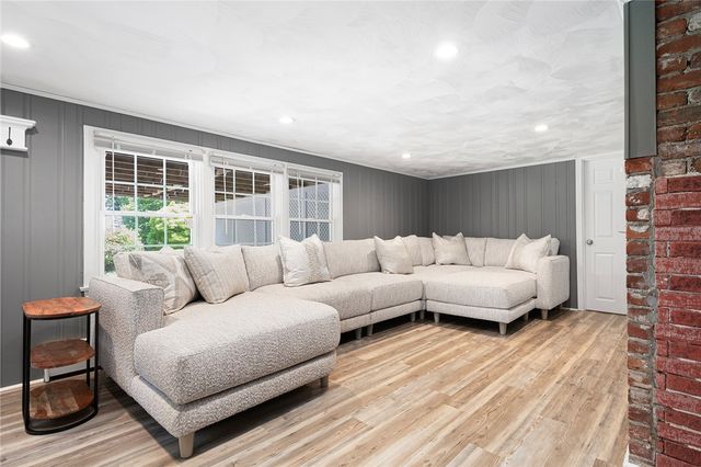 20 Bullock Avenue, Barrington, RI 02806
