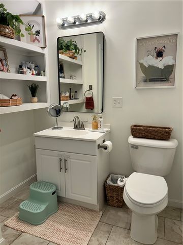 2 Duke Street D, West Warwick, RI 02893