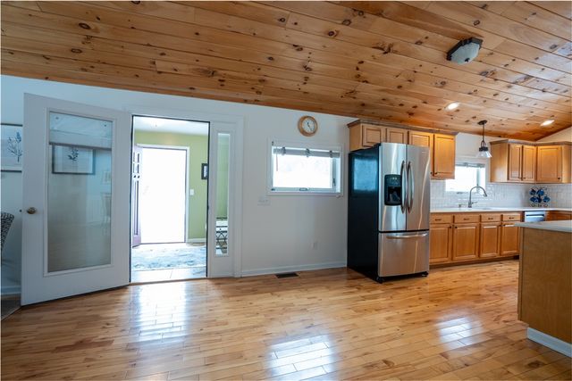 595 Lake Road, Webster, NY 14580