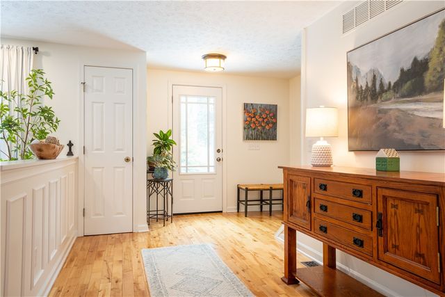 595 Lake Road, Webster, NY 14580