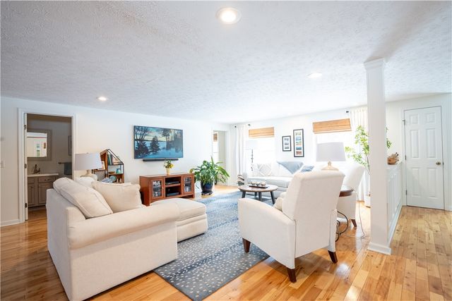 595 Lake Road, Webster, NY 14580