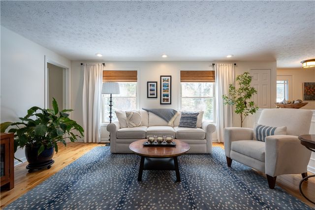 595 Lake Road, Webster, NY 14580