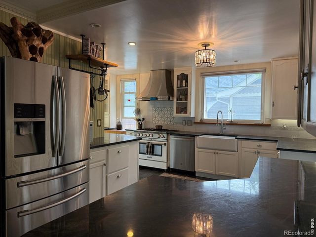 811 Emery Street, Longmont, CO 80501