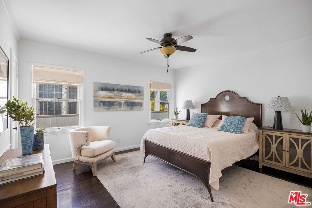 Image 14 of property listing at 1663 S Genesee Avenue, Los Angeles, CA 90019