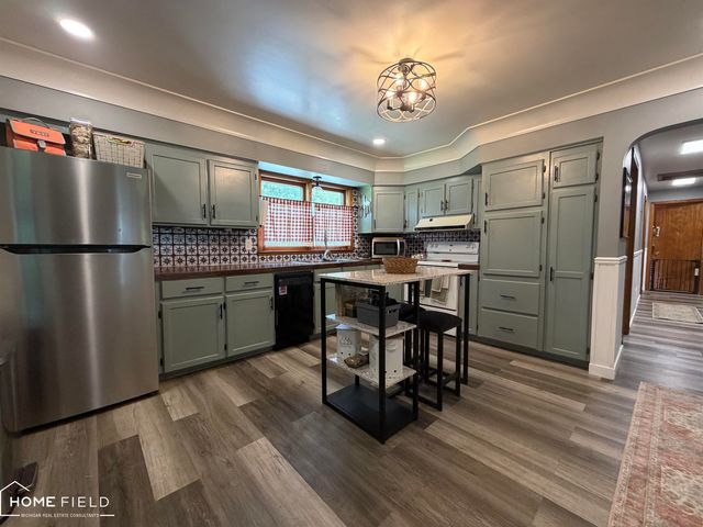 2660 S Morrice Road, Owosso, MI 48867