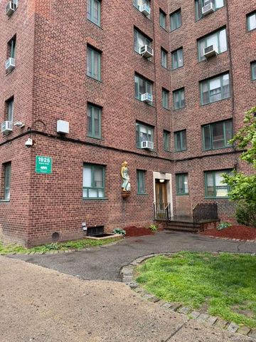 1925 McGraw Avenue MH, Bronx, NY 10462