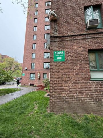 1925 McGraw Avenue MH, Bronx, NY 10462