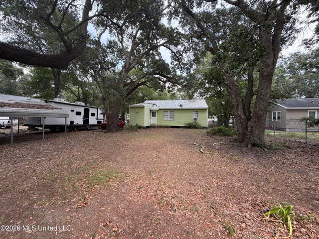 1656 Hollywood Boulevard, Biloxi, MS 39531