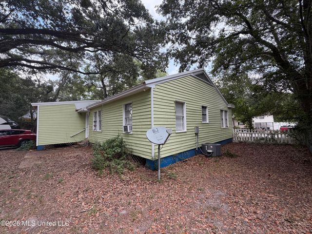1656 Hollywood Boulevard, Biloxi, MS 39531
