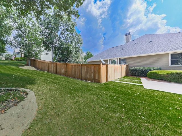 2038 Stone Pointe Drive NW, Kennesaw, GA 30152