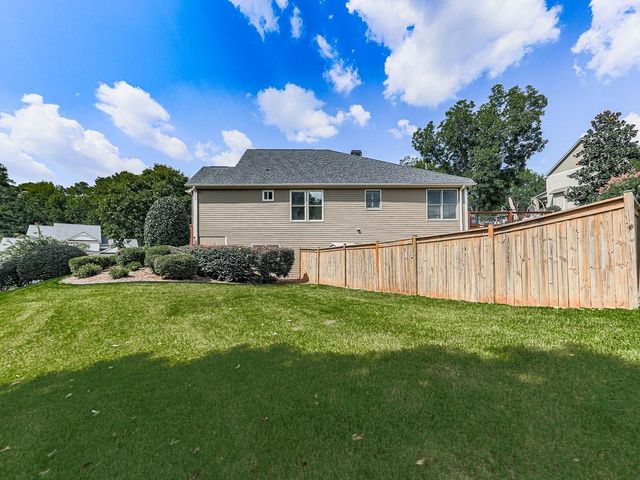 2038 Stone Pointe Drive NW, Kennesaw, GA 30152
