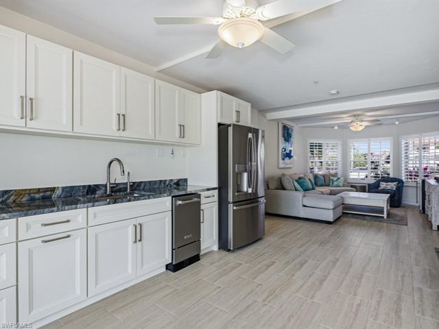 390 Oak AVE, Naples, FL 34108