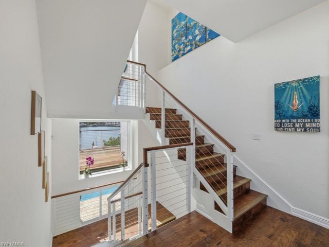 390 Oak AVE, Naples, FL 34108