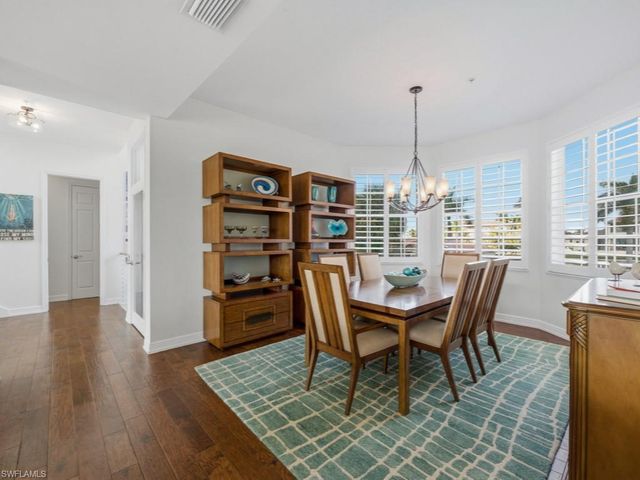 390 Oak AVE, Naples, FL 34108