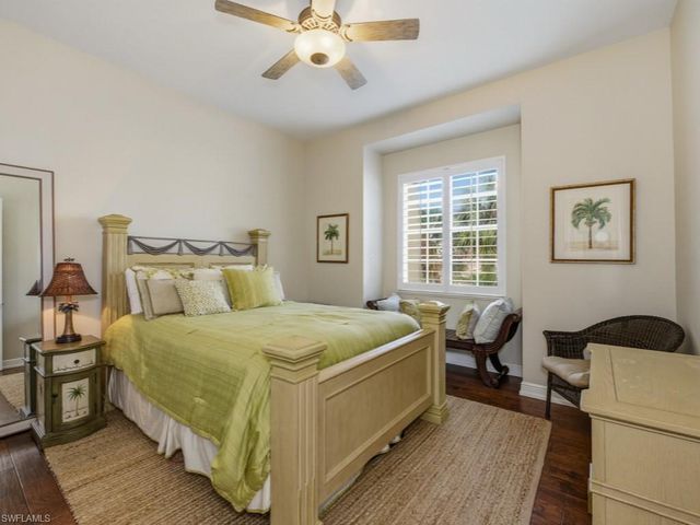 390 Oak AVE, Naples, FL 34108