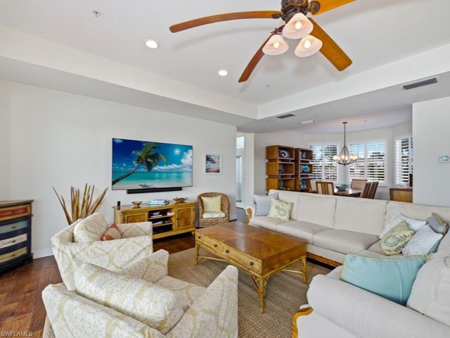 390 Oak AVE, Naples, FL 34108