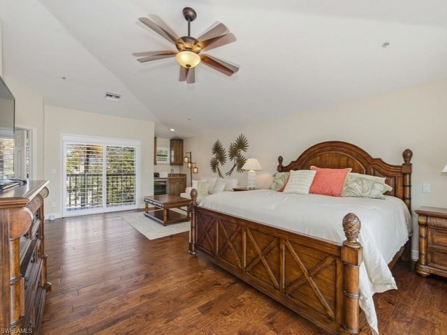 390 Oak AVE, Naples, FL 34108