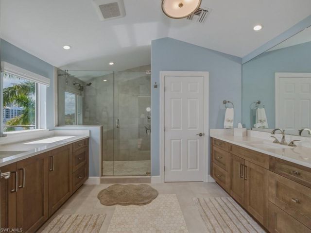 390 Oak AVE, Naples, FL 34108