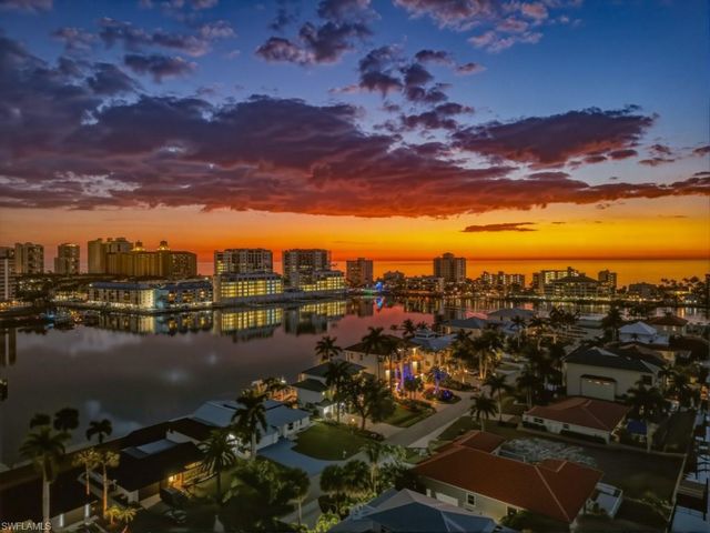 390 Oak AVE, Naples, FL 34108