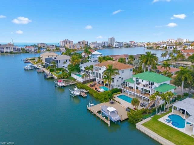 390 Oak AVE, Naples, FL 34108