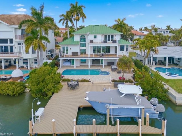 390 Oak AVE, Naples, FL 34108