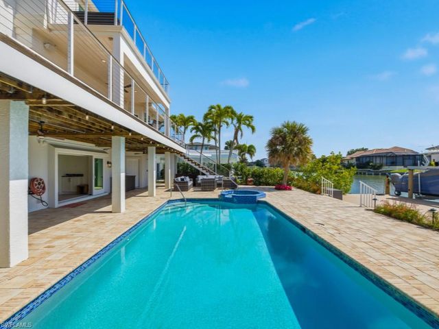 390 Oak AVE, Naples, FL 34108