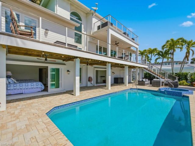 390 Oak AVE, Naples, FL 34108