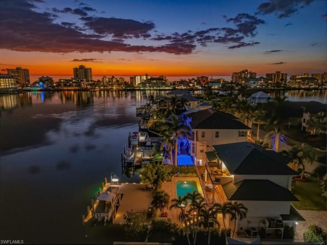 390 Oak AVE, Naples, FL 34108