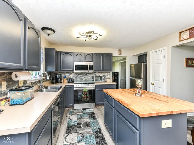 3362 Shore Drive, Greenwood, IN 46143