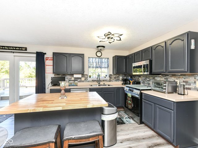 3362 Shore Drive, Greenwood, IN 46143