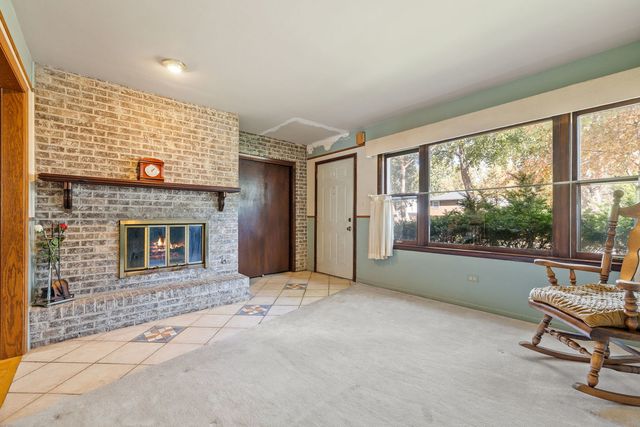 210 N Grant Street, Westmont, IL 60559