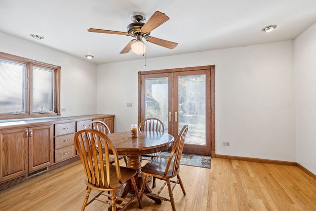 210 N Grant Street, Westmont, IL 60559