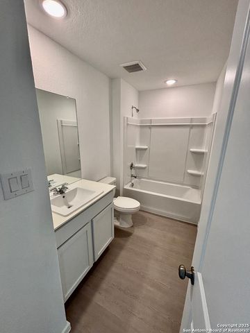 5726 Willow Point, San Antonio, TX 78219