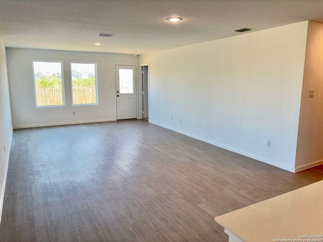 5726 Willow Point, San Antonio, TX 78219