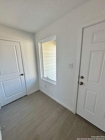 5726 Willow Point, San Antonio, TX 78219