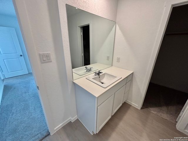 5726 Willow Point, San Antonio, TX 78219