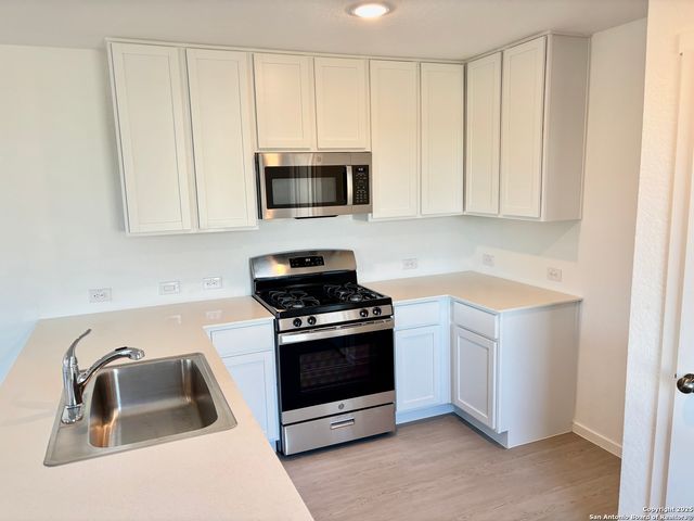 5726 Willow Point, San Antonio, TX 78219