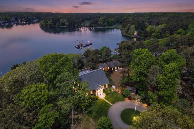 31 Albion Way, South Dennis, MA 02660