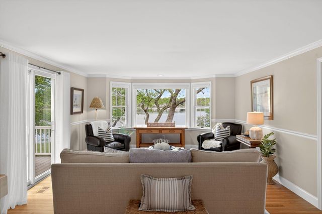 31 Albion Way, South Dennis, MA 02660